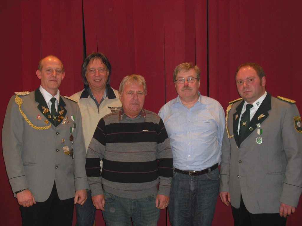 Fünf neue Ehrenmitglieder beim Schützenverein Suttrup